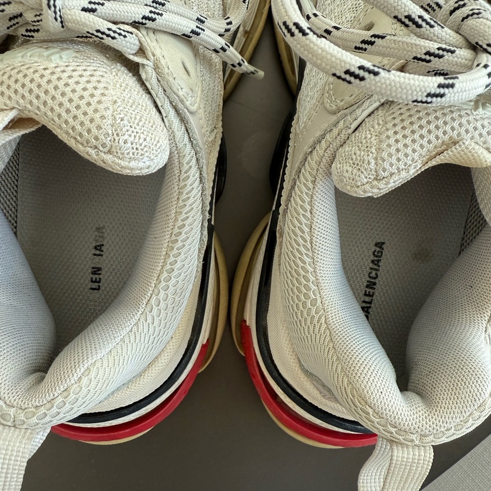 Balenciaga triple s oversized shoes woman’s size 39 in great condition - Picture 3 of 5